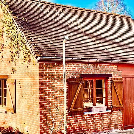 Le Logis Des Chenes, Superbe Bungalow Dans Quartier Residentiel Proche De Namur Wepion Bagian luar foto