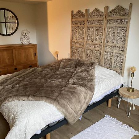 Le Logis Des Chenes, Superbe Bungalow Dans Quartier Residentiel Proche De Namur Wepion Bagian luar foto