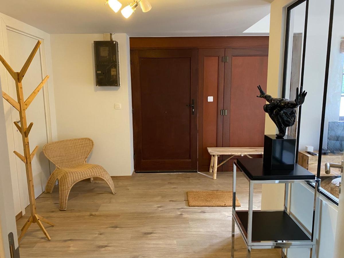 Le Logis Des Chenes, Superbe Bungalow Dans Quartier Residentiel Proche De Namur Wepion Bagian luar foto